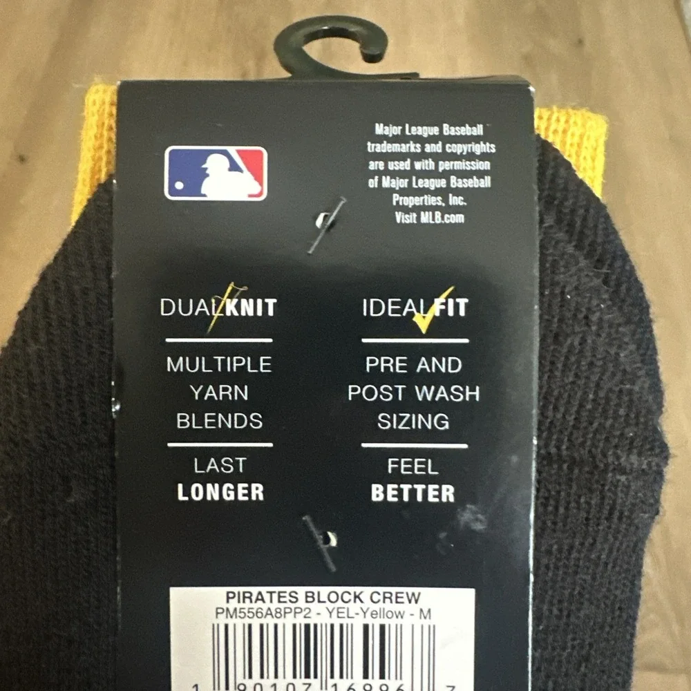 Pittsburgh Pirates Buccos MLB Crew Socks 2 Pr‎ Athletic Fit Med Y1-6,W3-8 NEW